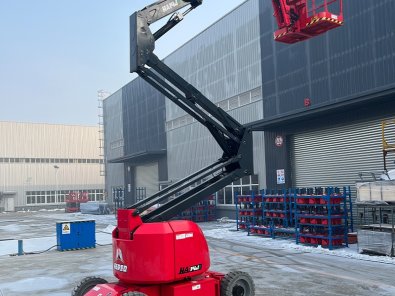 How To Pick the Right Articulating Arm Lift